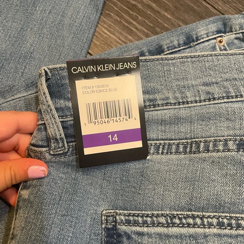 Calvin Klein Jeans - Picture 3 of 4